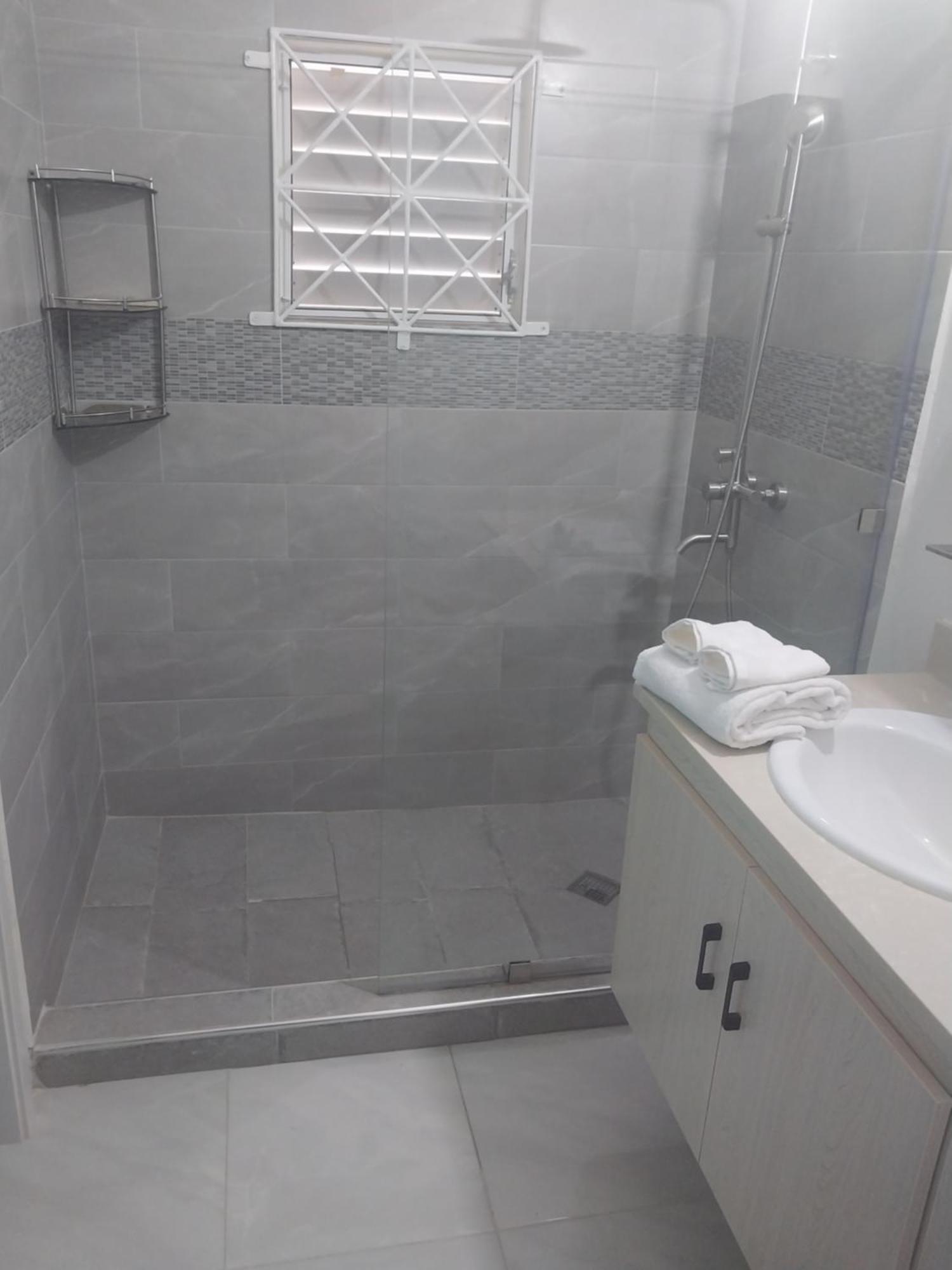 Villa Debs Cozy Cove Discovery Bay Esterno foto
